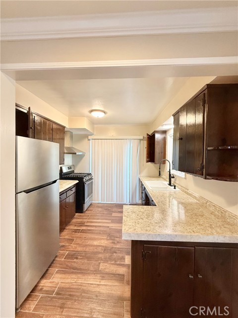 Detail Gallery Image 12 of 31 For 24 10th Ct, Hermosa Beach,  CA 90254 - 1 Beds | 1 Baths