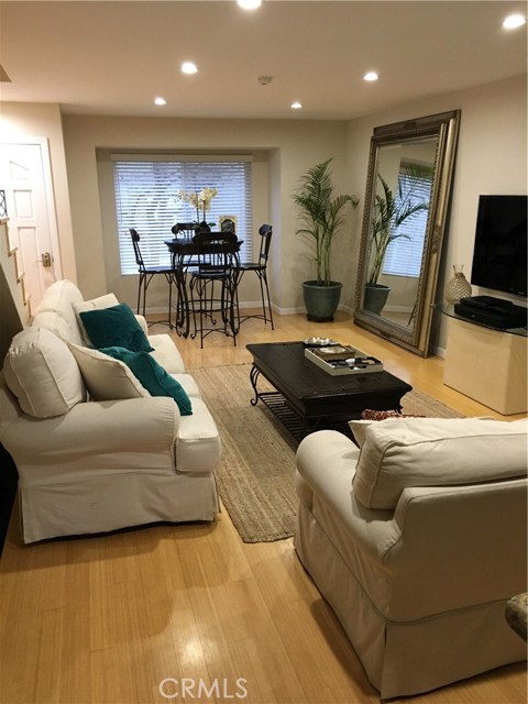 160 Hermosa Avenue, Hermosa Beach, California 90254, 2 Bedrooms Bedrooms, ,2 BathroomsBathrooms,Residential,Sold,Hermosa,SB17033656