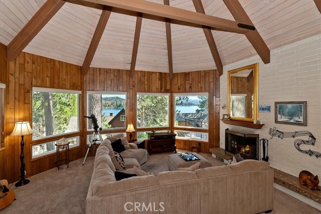 Detail Gallery Image 8 of 49 For 28065 Peninsula, Lake Arrowhead,  CA 92352 - 4 Beds | 3/1 Baths