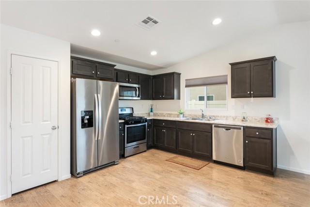 Detail Gallery Image 7 of 22 For 29316 Redheart Ct, Winchester,  CA 92596 - 3 Beds | 2 Baths