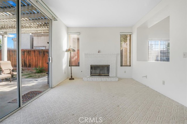 Detail Gallery Image 12 of 41 For 1337 Memphis Ct, Pomona,  CA 91768 - 4 Beds | 2/1 Baths