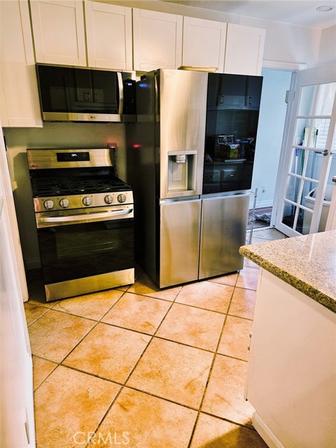 Detail Gallery Image 9 of 20 For 10520 E Zamora Ave, Los Angeles,  CA 90002 - 4 Beds | 2 Baths