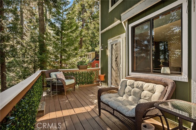 Detail Gallery Image 12 of 26 For 583 W Victoria Ct, Lake Arrowhead,  CA 92352 - 3 Beds | 2 Baths