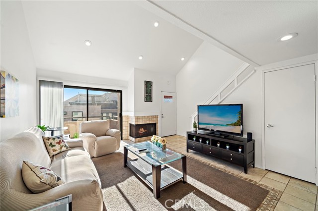 25761 Le Parc, Lake Forest CA: https://media.crmls.org/medias/5456e37d-6068-486f-926e-2192227821c4.jpg