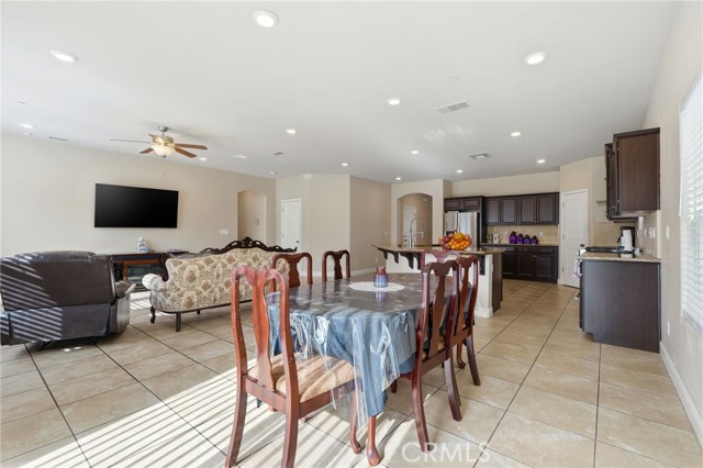 Detail Gallery Image 25 of 57 For 3725 W Clinton, Visalia,  CA 93291 - 4 Beds | 2/1 Baths