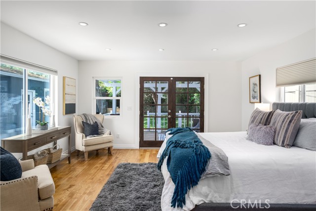427 Stanford Road, Burbank CA: https://media.crmls.org/medias/5457d160-2159-4759-9ebb-8bda7dd676c3.jpg