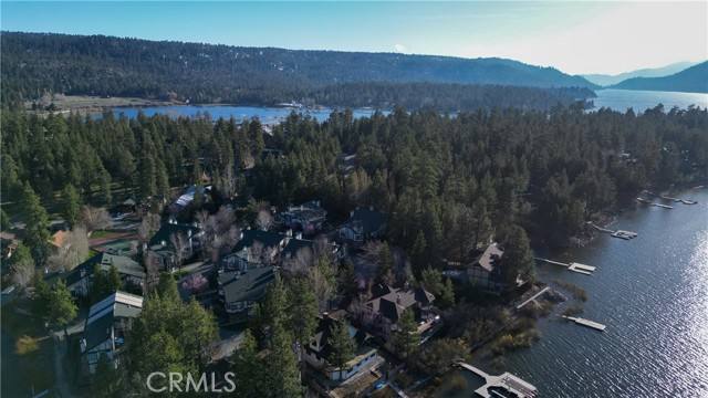 Detail Gallery Image 4 of 37 For 39802 Lakeview Dr #10,  Big Bear Lake,  CA 92315 - 2 Beds | 2/1 Baths
