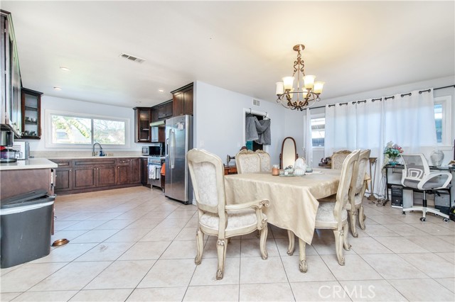 Detail Gallery Image 6 of 26 For 127 W Cliffwood Ave, Anaheim,  CA 92802 - 3 Beds | 2/1 Baths