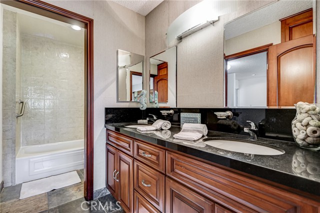 250 The Village #102, Redondo Beach, California 90277, 1 Bedroom Bedrooms, ,1 BathroomBathrooms,Residential,For Sale,The Village #102,SB25234286