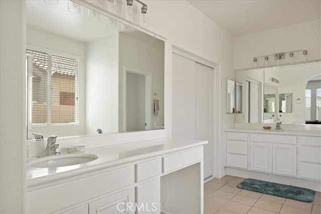 1467 Hunter Moon Way, Beaumont CA: https://media.crmls.org/medias/545c2997-b1e9-411d-9f1e-d5582e7a0a36.jpg