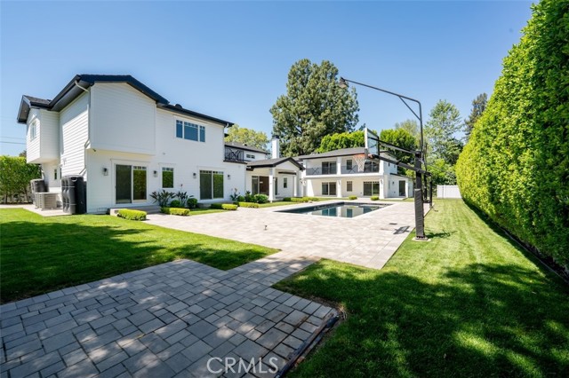 20701 Dumont Street, Woodland Hills CA: https://media.crmls.org/medias/545d0820-8687-4079-8f40-d722999f1b34.jpg