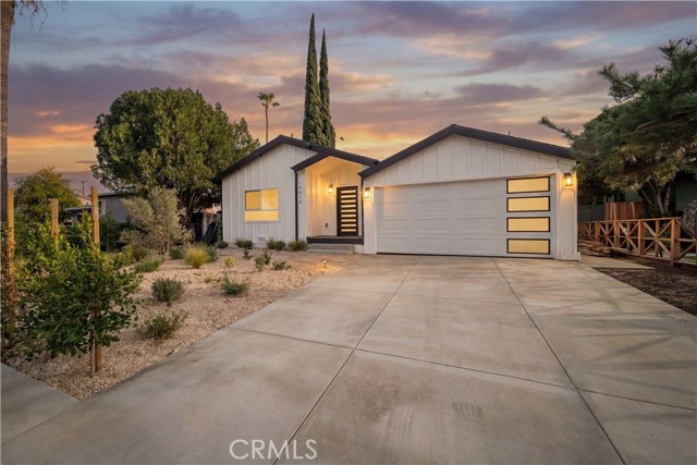 Detail Gallery Image 2 of 57 For 19918 Kittridge, Winnetka,  CA 91306 - 8 Beds | 6 Baths