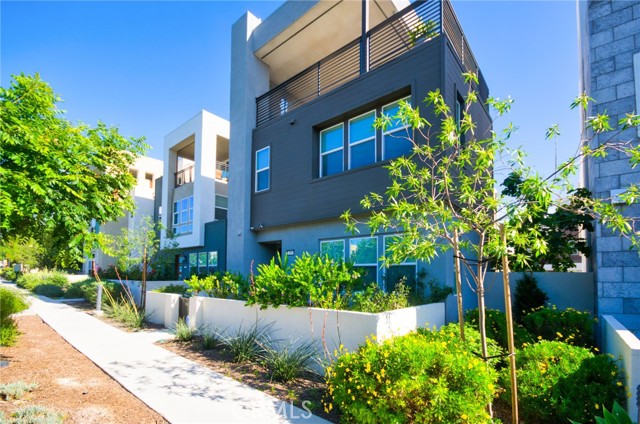 259 Chorus, Irvine CA: https://media.crmls.org/medias/545d7a9d-715e-470a-9f86-c3db804bf9bc.jpg
