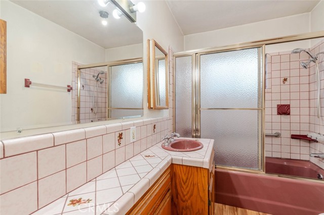 Detail Gallery Image 17 of 25 For 1221 Wesley Ave, Pasadena,  CA 91104 - 3 Beds | 2 Baths