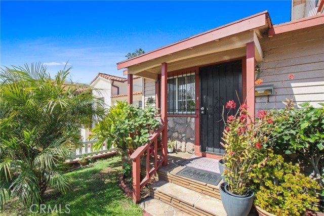 1419 S Redondo Boulevard, Los Angeles CA: https://media.crmls.org/medias/545db480-8501-49e7-8a98-d593ea62b6f0.jpg