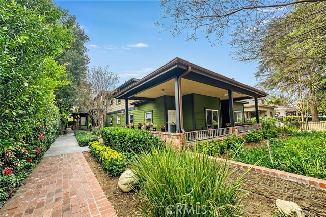 Detail Gallery Image 2 of 20 For 537 Cypress, Pasadena,  CA 91103 - 3 Beds | 3 Baths