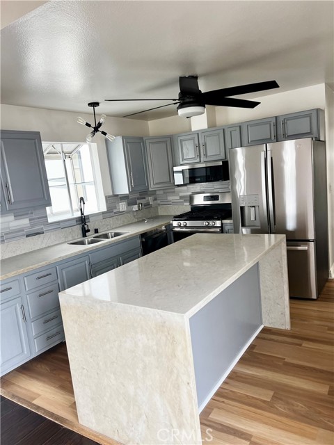 Detail Gallery Image 5 of 19 For 613 Poinsettia Ave #1/2,  Corona Del Mar,  CA 92625 - 3 Beds | 2 Baths