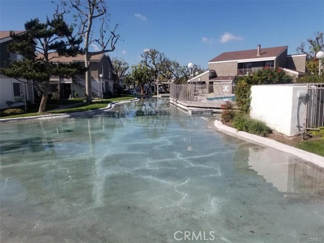 2821 S Fairview Street, Santa Ana CA: https://media.crmls.org/medias/545f8437-c039-49f1-8d75-68714510a6d6.jpg