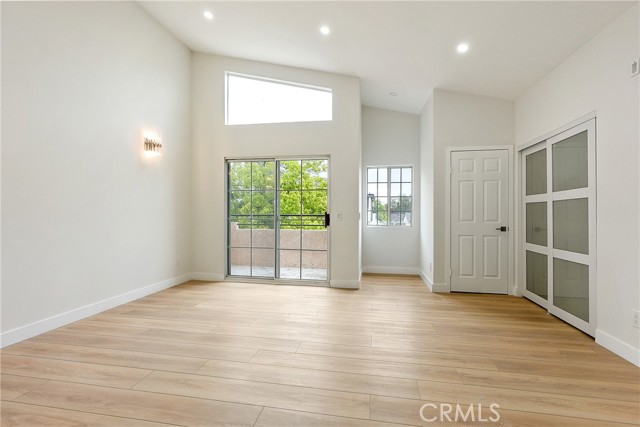 Detail Gallery Image 23 of 34 For 5165 Etiwanda Ave, Tarzana,  CA 91356 - 4 Beds | 5 Baths