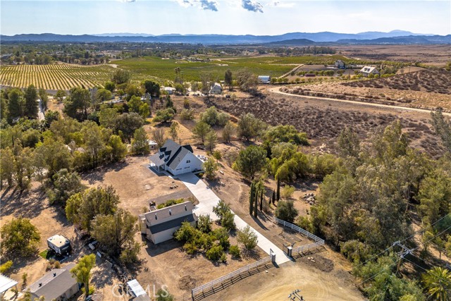 39195 Avenida Antonovich, Temecula CA: https://media.crmls.org/medias/54602e55-de29-4274-88f6-e40318720f48.jpg
