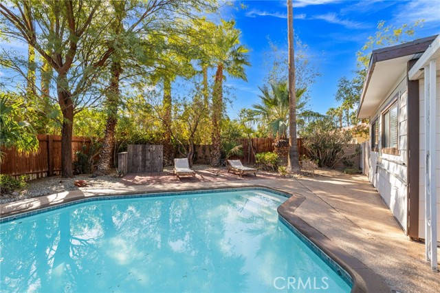 2200 N Carillo Road, Palm Springs CA: https://media.crmls.org/medias/546040d3-56ca-4e36-a550-0b04a1e41e7a.jpg