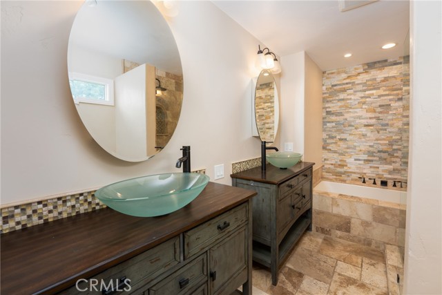 Detail Gallery Image 8 of 27 For 4500 Circle Lazy J Rd, Riverside,  CA 92501 - 3 Beds | 2 Baths