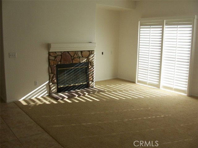 Detail Gallery Image 6 of 16 For 13343 Vista Verde St, Victorville,  CA 92392 - 5 Beds | 2 Baths