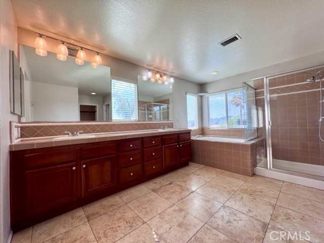 24018 Via Alisol, Murrieta CA: https://media.crmls.org/medias/546101c5-1f7e-43ac-a862-51f577d9cbaa.jpg