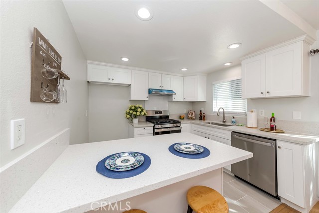 918 Huntington Dr, Duarte CA: https://media.crmls.org/medias/54623b51-b8ab-490e-8565-1221d126a106.jpg