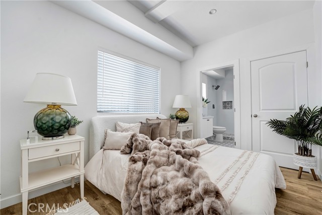 Detail Gallery Image 2 of 16 For 11958 Vanowen Ave, North Hollywood,  CA 91605 - 4 Beds | 3/1 Baths