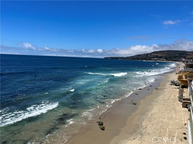 Detail Gallery Image 10 of 27 For 1261 Ocean Front, Laguna Beach,  CA 92651 - 2 Beds | 3/2 Baths