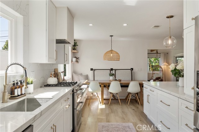7661 Ontario Drive, Huntington Beach CA: https://media.crmls.org/medias/5462ab5e-38d1-41ef-a321-c6c59f4f62f5.jpg