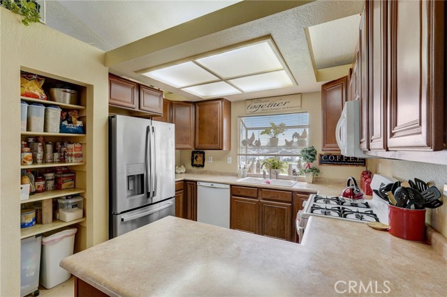 Detail Gallery Image 13 of 39 For 11701 Gramercy Pl, Riverside,  CA 92505 - 4 Beds | 2 Baths