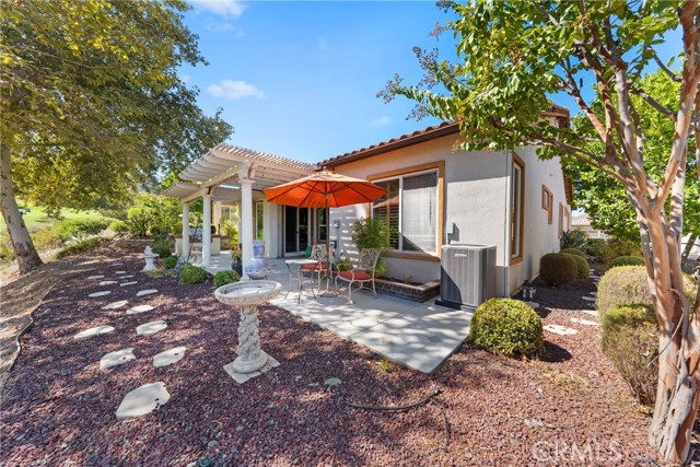 9389 Robinson Ln, Corona CA: https://media.crmls.org/medias/54640de2-4c60-49ad-95b4-017064ead46d.jpg