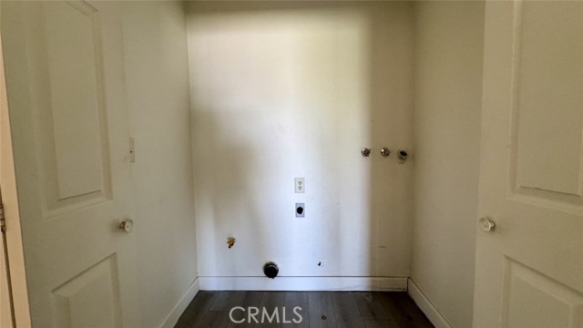 Detail Gallery Image 9 of 10 For 715 Houchin, Bakersfield,  CA 93304 - 3 Beds | 2 Baths