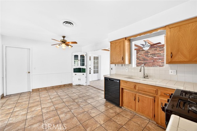 Detail Gallery Image 11 of 30 For 40930 Johnston, Hemet,  CA 92544 - 3 Beds | 2 Baths