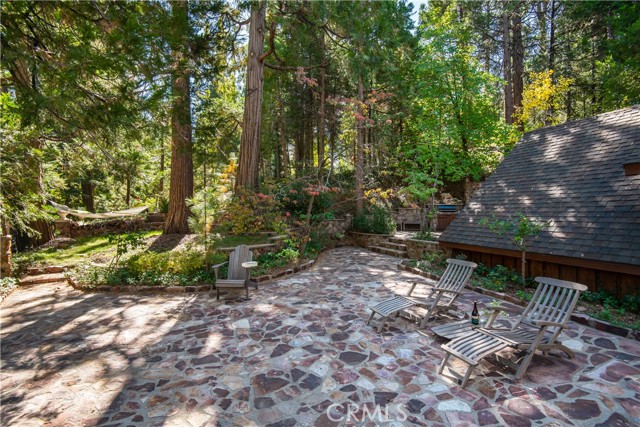 Detail Gallery Image 6 of 24 For 324 Summit Dr, Lake Arrowhead,  CA 92352 - 2 Beds | 2 Baths
