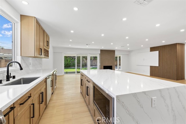 Detail Gallery Image 14 of 38 For 22306 Marlin Pl, Canoga Park,  CA 91303 - 4 Beds | 3 Baths