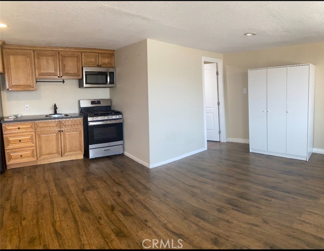 Detail Gallery Image 1 of 7 For 10520 Jurupa Rd, Jurupa Valley,  CA 91752 - 0 Beds | 1 Baths