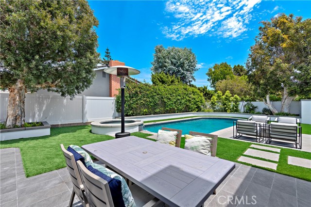 Detail Gallery Image 20 of 40 For 2507 Alta Vista Dr, Newport Beach,  CA 92660 - 5 Beds | 4/1 Baths