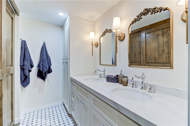 40 Lobelia, Rancho Santa Margarita CA: https://media.crmls.org/medias/5466a156-c6d3-4a6d-9c64-b033b33b0204.jpg