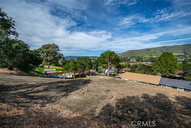 Detail Gallery Image 4 of 35 For 3291 Rockview Pl, San Luis Obispo,  CA 93401 - 3 Beds | 2 Baths