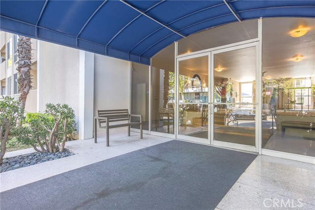 Detail Gallery Image 37 of 49 For 927 N Kings Rd #114,  West Hollywood,  CA 90069 - 1 Beds | 1/1 Baths