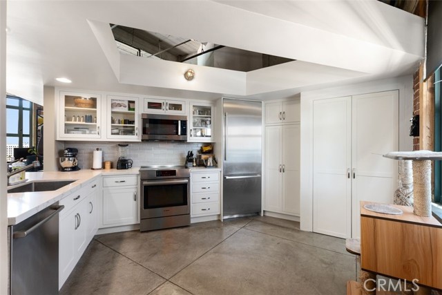 100 W 5th Street, Long Beach CA: https://media.crmls.org/medias/5468fce6-d1d7-4c86-9527-fa1045778d47.jpg