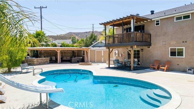 21101 Rosedell Drive, Saugus CA: https://media.crmls.org/medias/54698252-d3db-4165-b1e7-e219db741f52.jpg