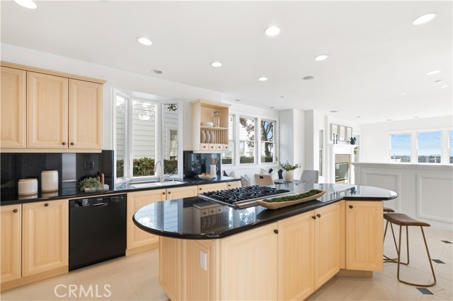 Detail Gallery Image 19 of 34 For 47 Cape Andover, Newport Beach,  CA 92660 - 4 Beds | 3/2 Baths