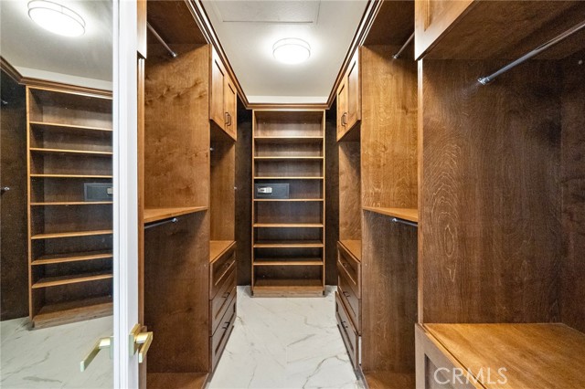 2 Dos Rios, Irvine CA: https://media.crmls.org/medias/546b4b45-01bc-45d0-a535-20b6f4f4fbdd.jpg
