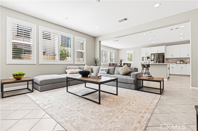 16087 Apricot Ave, Chino CA: https://media.crmls.org/medias/546b8c8b-9c32-40be-8544-8097cfe0393d.jpg