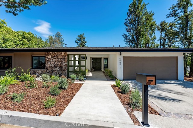 Detail Gallery Image 5 of 63 For 5960 Pat Ave, Woodland Hills,  CA 91367 - 4 Beds | 2/1 Baths