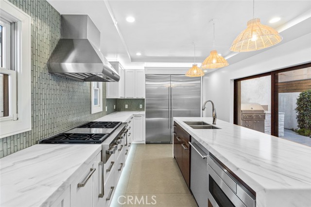 Detail Gallery Image 2 of 40 For 518 Marigold Avenue, Corona Del Mar,  CA 92625 - 4 Beds | 4 Baths